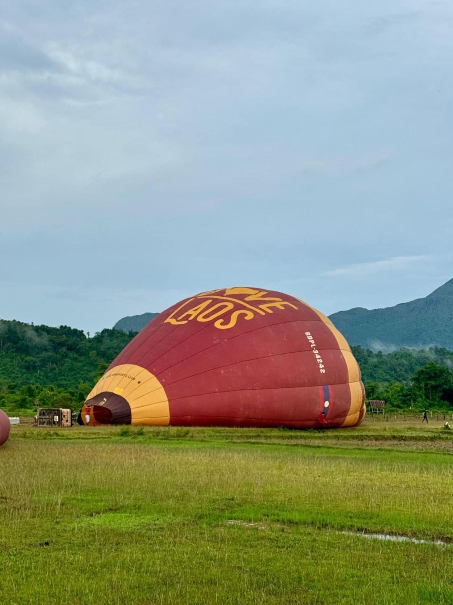 Sky Hotel Vang Vieng Exterior foto