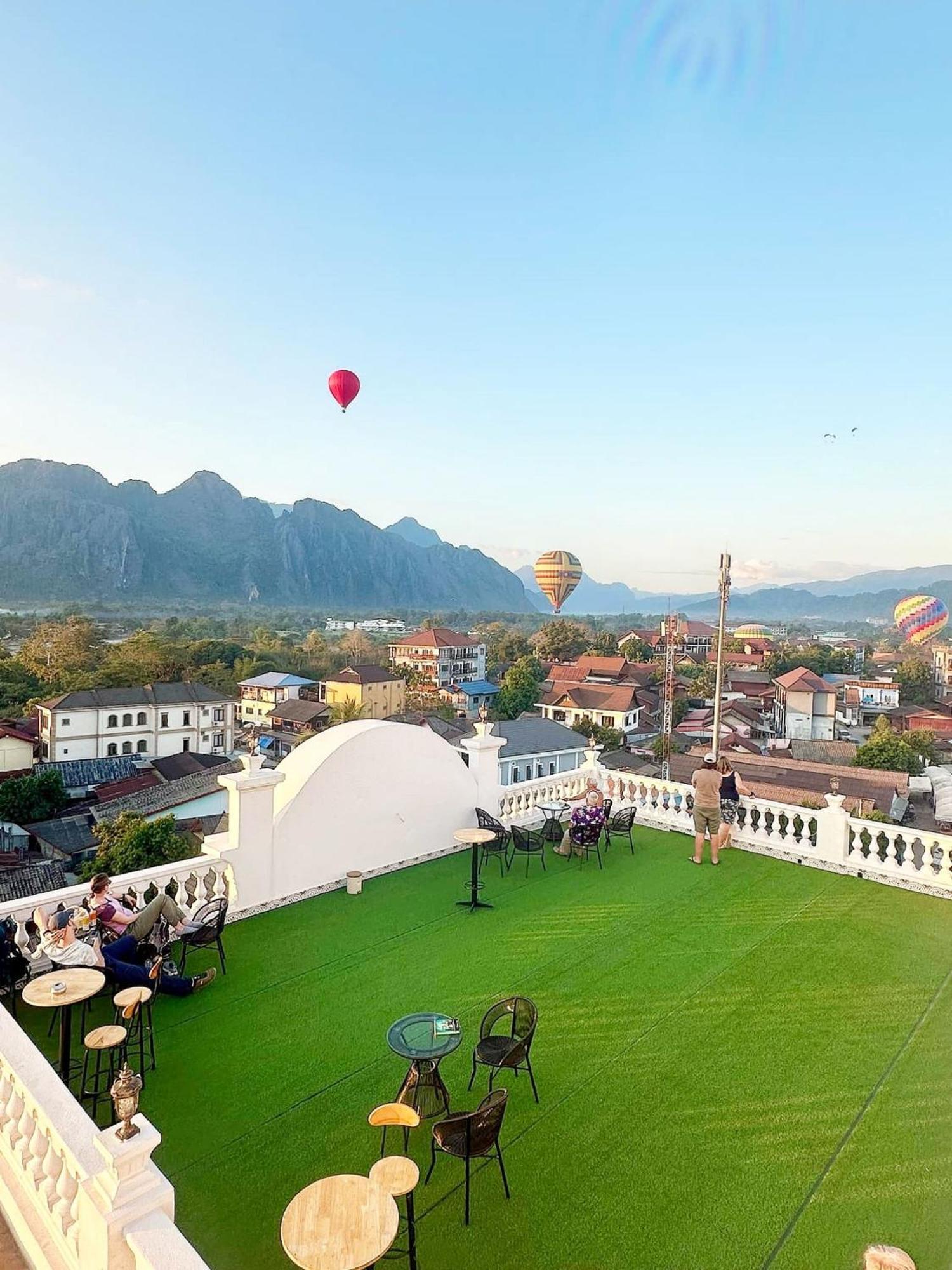 Sky Hotel Vang Vieng Exterior foto